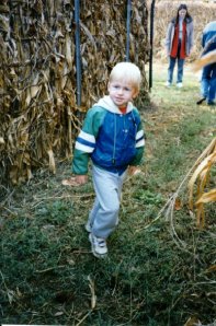 Jeffy at the corn maze