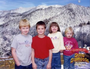 DixieStampede_Kids2003_Hills_sm